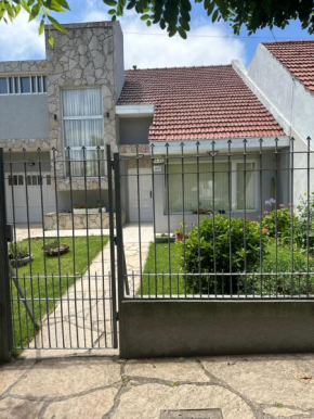 Casa en Punta Mogotes, excelente ubicación, 3 habitaciones hasta 10 personas